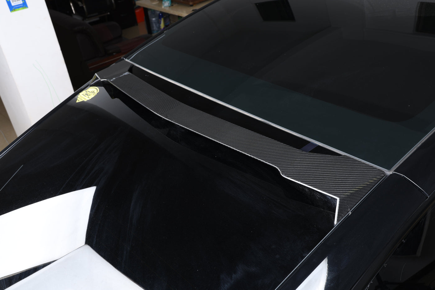 Real Molded Gloss Carbon Fiber Rear Roof Spoiler Wing For Tesla Model Y Juniper 2025-2026