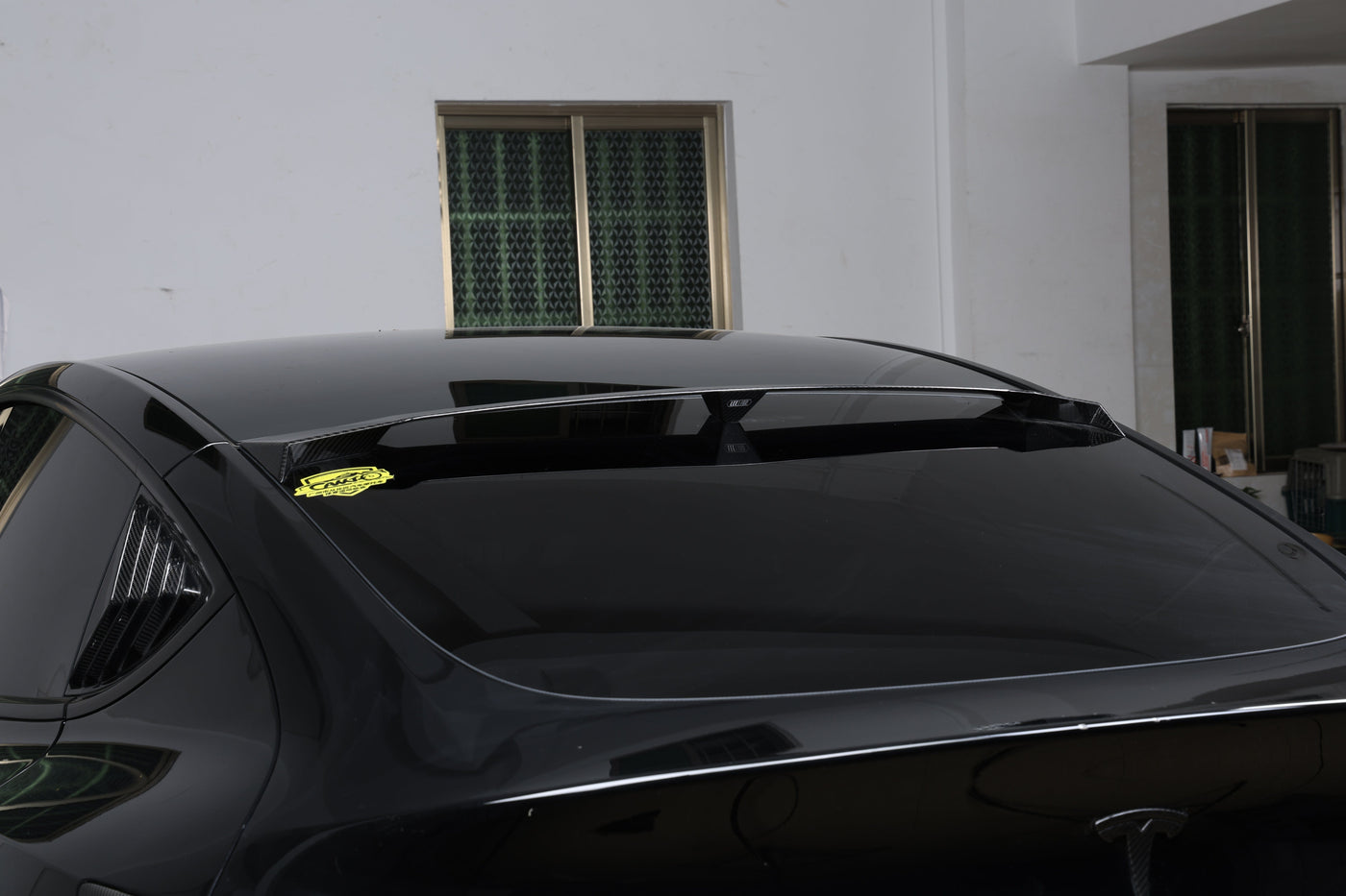 Real Molded Gloss Carbon Fiber Rear Roof Spoiler Wing For Tesla Model Y Juniper 2025-2026