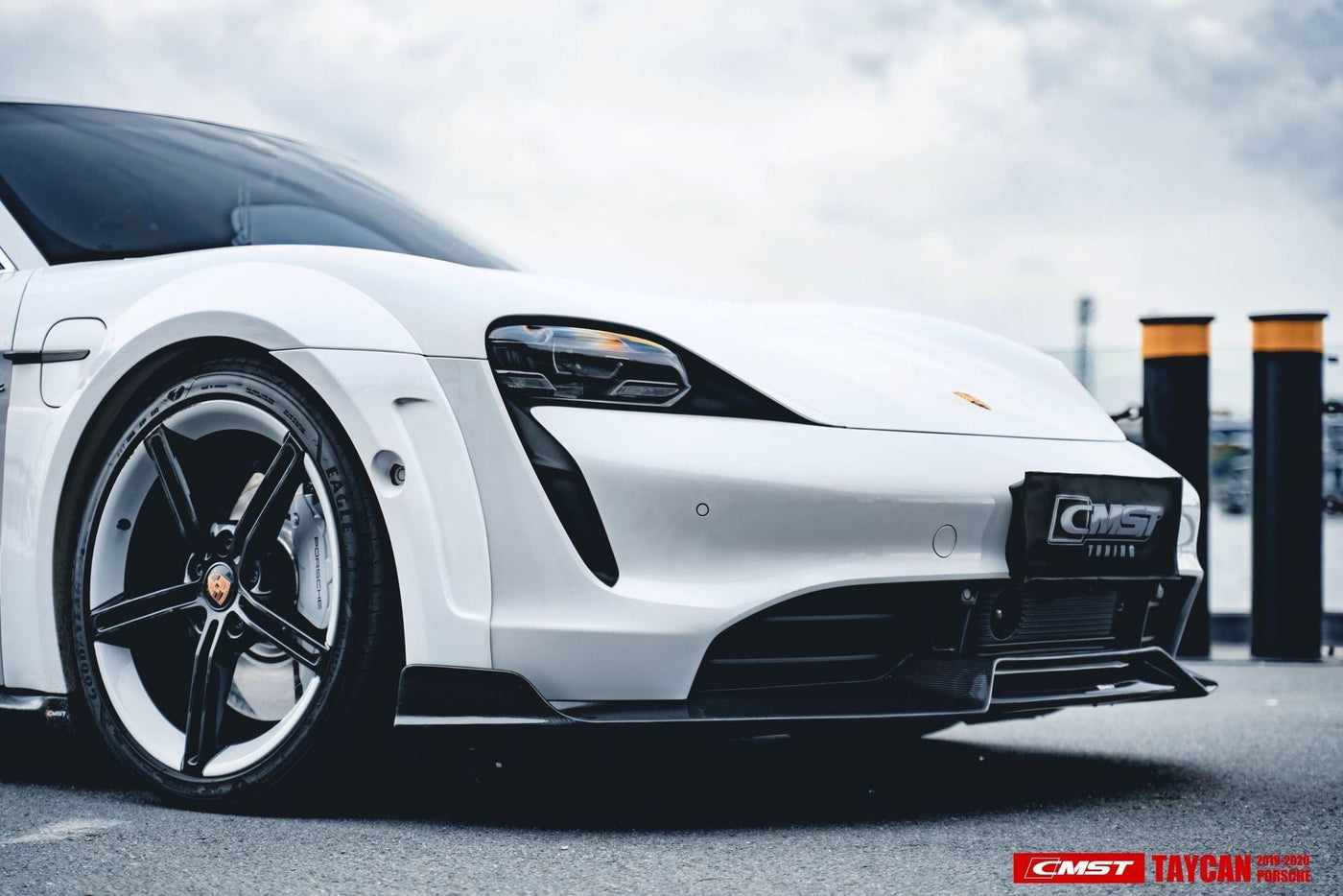 Porsche Taycan: Weltweit erstes Carbon-Bodykit für den E-Porsche - AUTO BILD