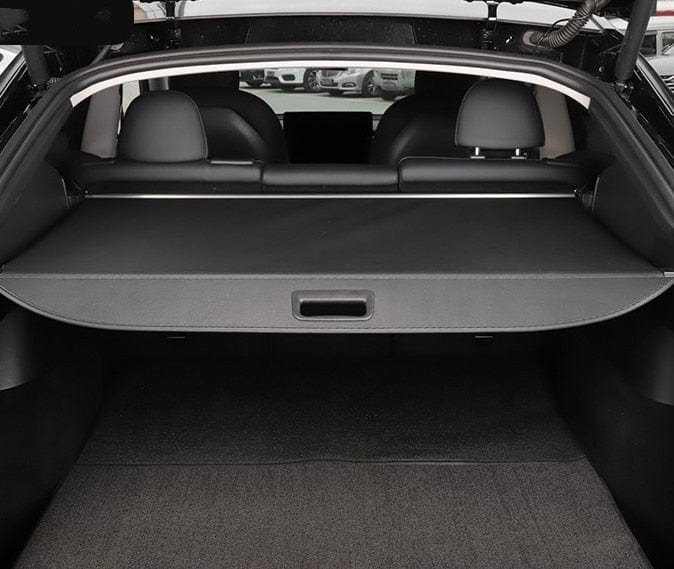 Tesla Model Y, einziehbare hintere Kofferraum-Laderaumabdeckung