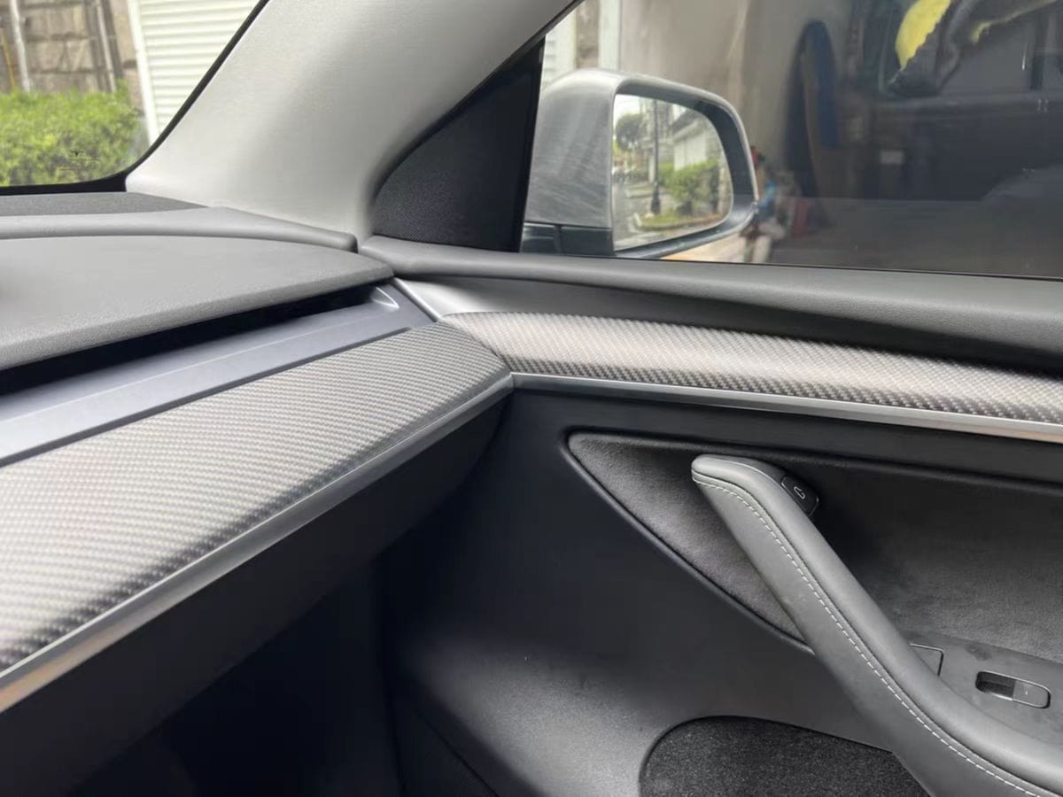 Echtes Ersatz-Armaturenbrett- und Türverkleidungsset aus mattem Kohlefaser  für Tesla Model 3 LHD 2021–2023