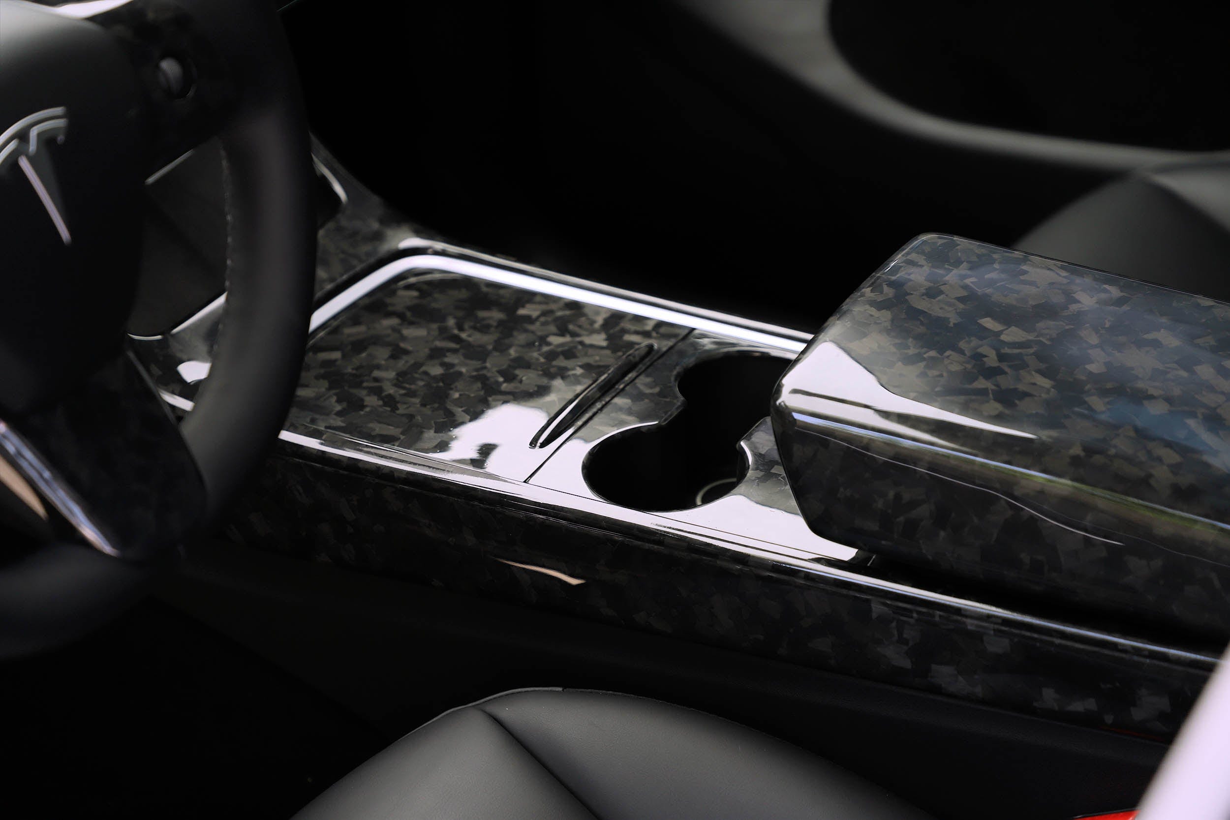 Tesla Model 3  Einbau des Carbon Mittelkonsole Wrap Kit 