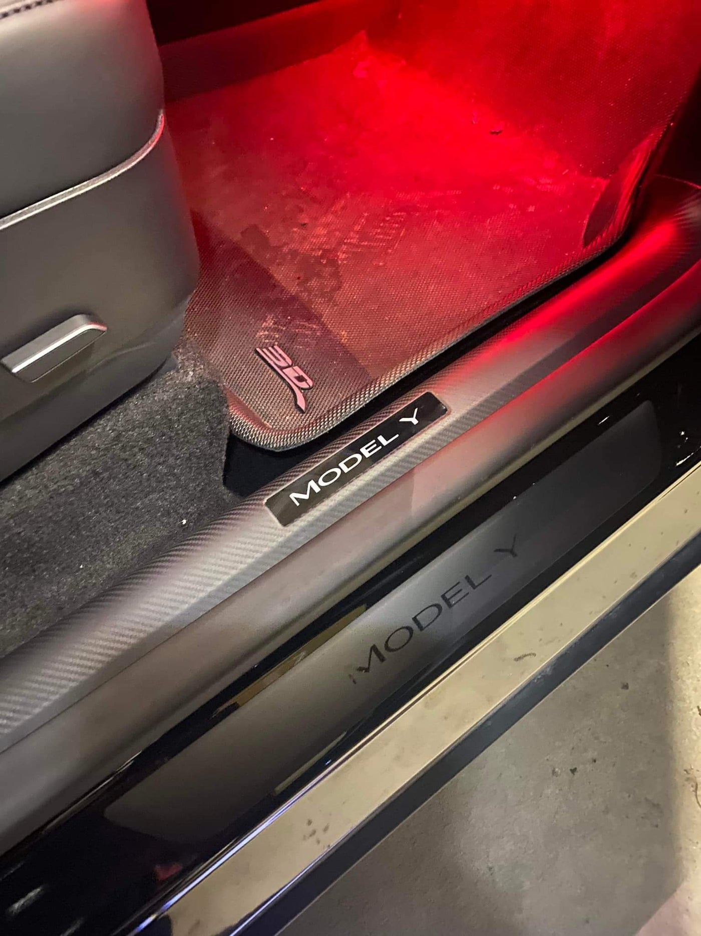 Einstiegsleisten mit LED Licht für Tesla Modell Y 2023-2018 Modell 3  Vorne/Hinten Magnetisch Gesteuert beleuchtet Einstiegsleisten - AliExpress