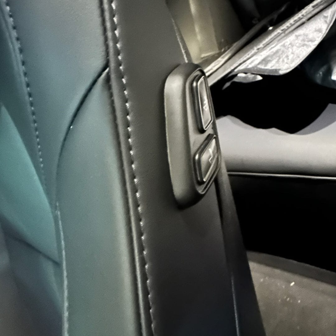 Pivoting Seat Leg Rest For Tesla Model 3 2017-2023